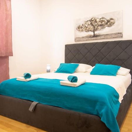 Apartment Cvita Free Beach Parking Макарска Екстериор снимка