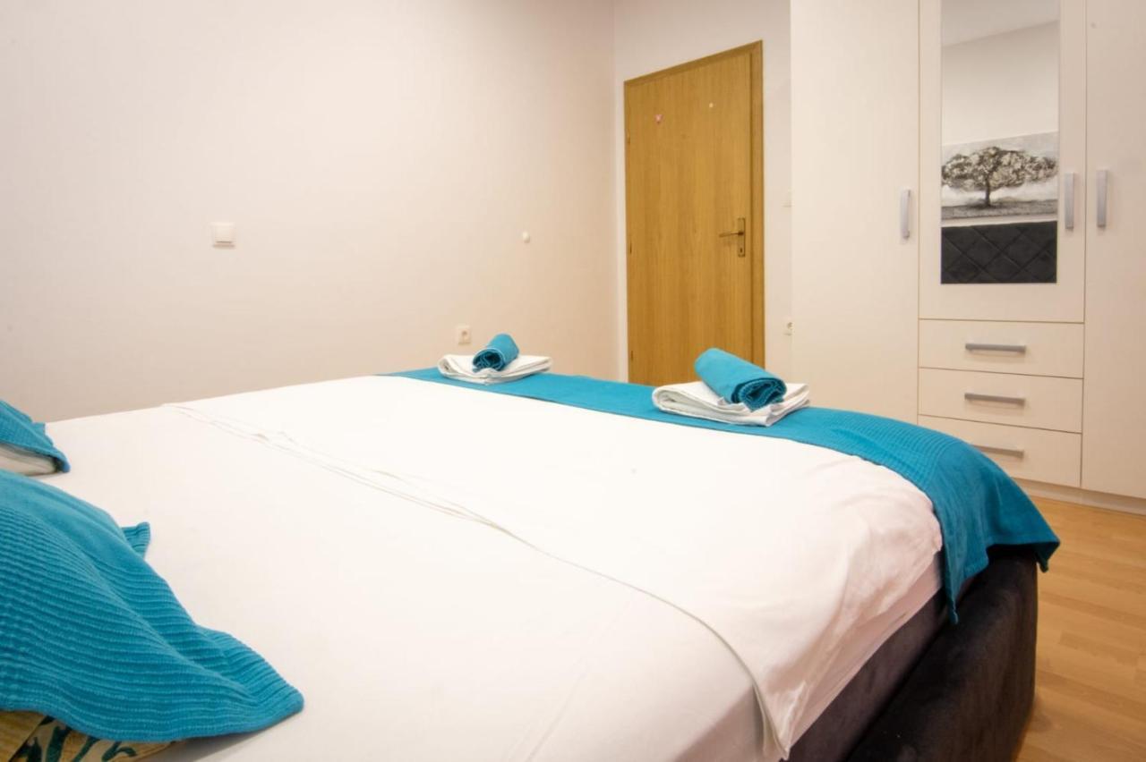Apartment Cvita Free Beach Parking Макарска Екстериор снимка