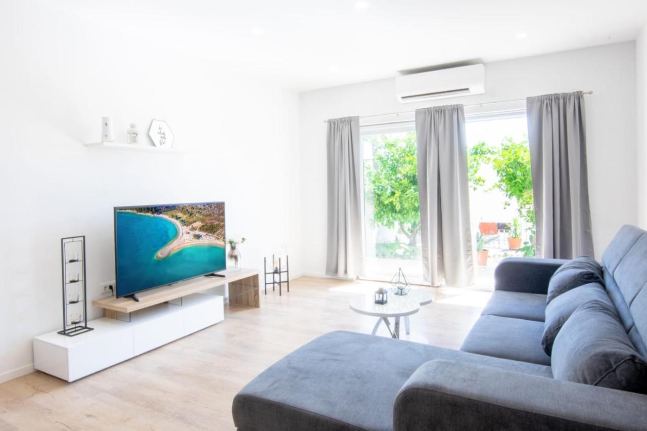 Apartment Cvita Free Beach Parking Макарска Екстериор снимка