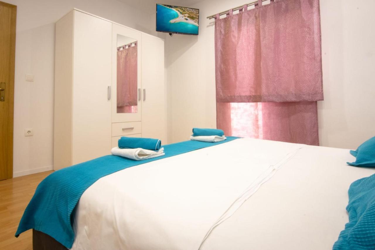 Apartment Cvita Free Beach Parking Макарска Екстериор снимка