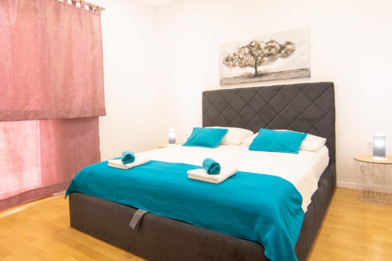 Apartment Cvita Free Beach Parking Макарска Екстериор снимка