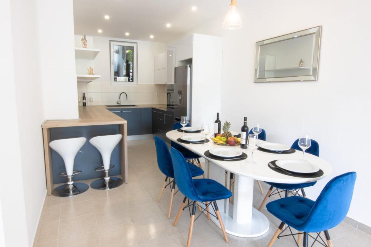 Apartment Cvita Free Beach Parking Макарска Екстериор снимка
