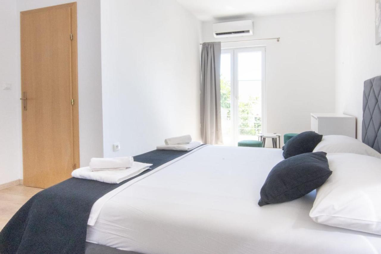 Apartment Cvita Free Beach Parking Макарска Екстериор снимка